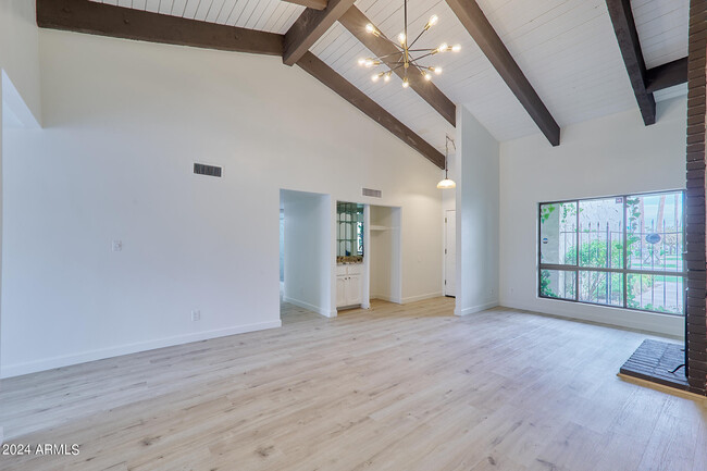 Building Photo - 5550 N 71st St Rental
