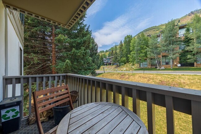Photo - 1040 Vail View Dr