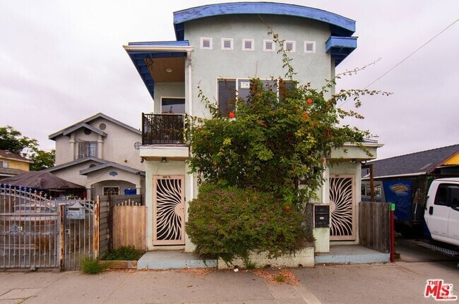 Building Photo - 8510 1/2 San Pedro St Rental