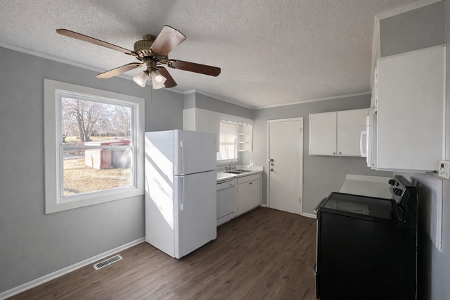 Photo - Available Soon : Charming Home in a Quiet Kansas City Neighborhood!