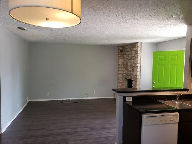 Photo - 2304 Cedrick Cove