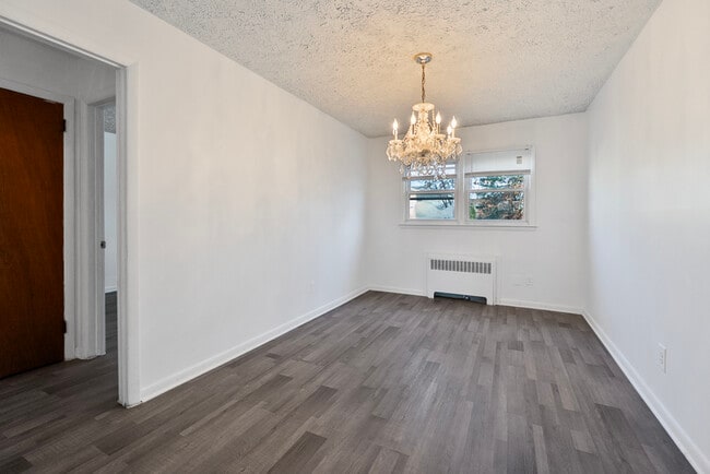 Photo - 7108 Polk St