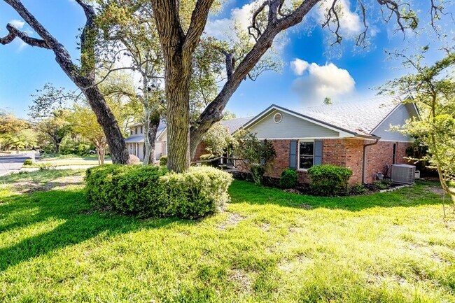 Photo - 11209 Deadoak Ln