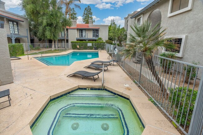 Photo - 15402 N 28th St Unidad ID1357411P