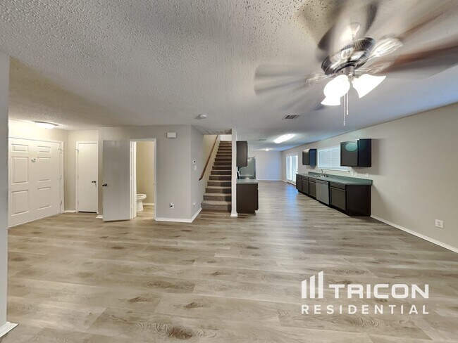 Photo - 211 Meagan St