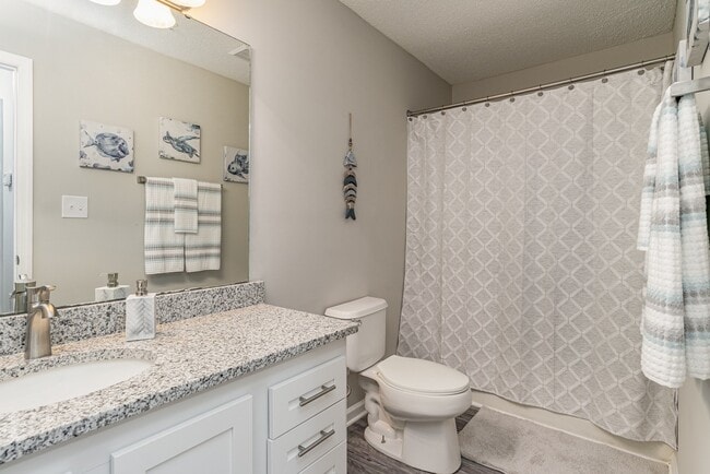 Litchfield Oaks Apartments