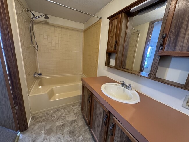 Photo - 152 Summit St
