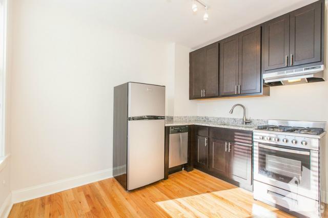 Building Photo - 1 bedroom in Chicago IL 60613 Rental