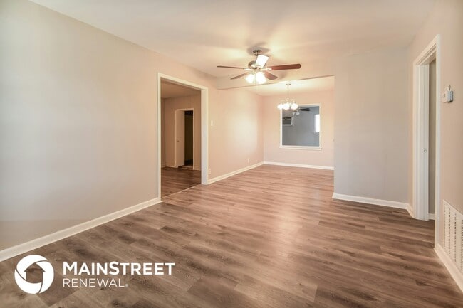 Photo - 347 Pilgrim Dr