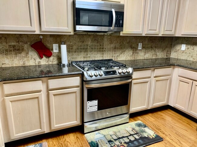 Photo - 108 Wallace Ct