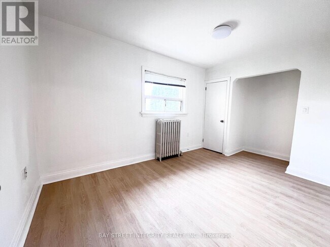 Photo - 970 Briar Hill Ave