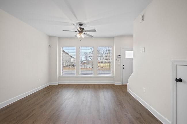 Photo - 712 N Olive St