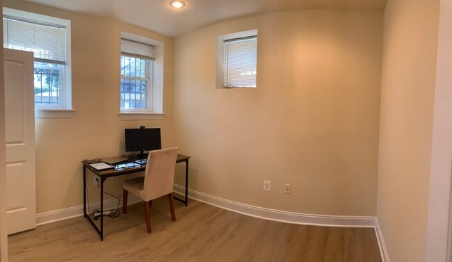 Photo - 660 Morton Plz NE Unit 1