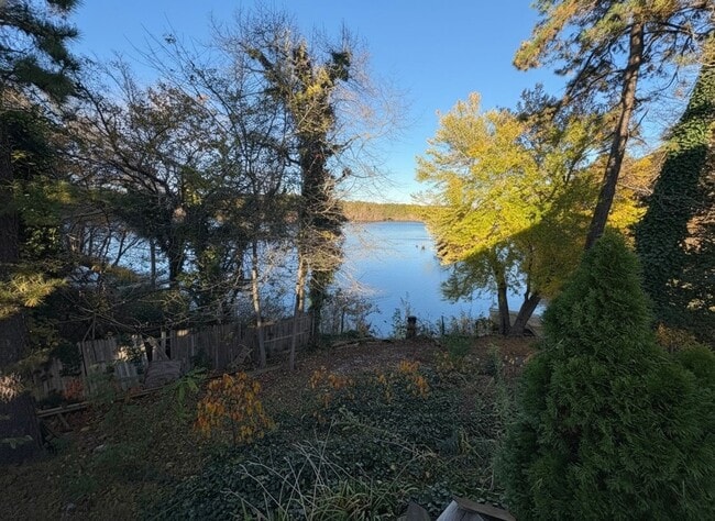 Photo - Lakefront 3-Bedroom Home with Dock & Stunn...
