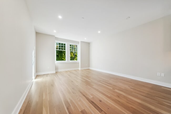 Photo - 8 Husted Ln Unit 1D