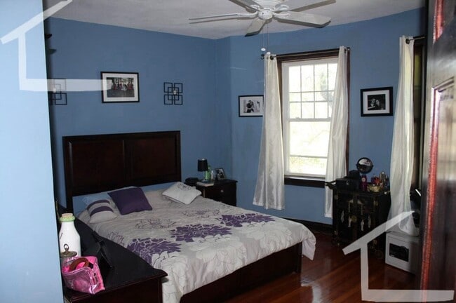 Photo - Coolidge Corner Area of Brookline. In-Unit Washer and Dryer, Heat, Hot Water Included, Bonus Room