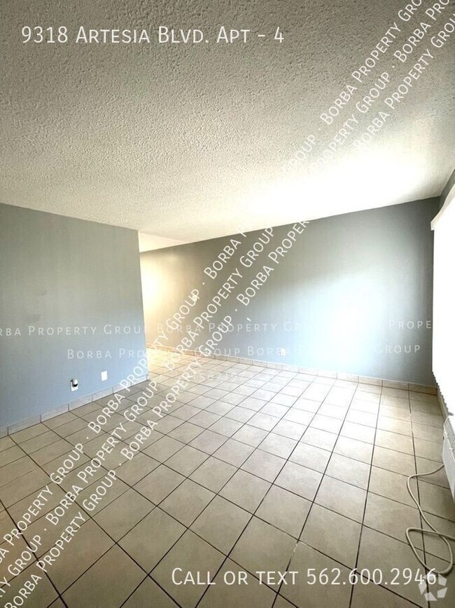 Building Photo - PET FRIENDLY 2 BEDROOM 1 BATHROOM DOWNSTAI... Unit 4 Rental