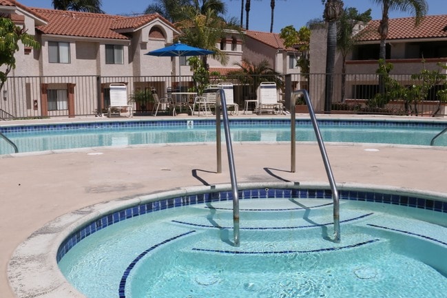 Pool and Spa - Sorrento Terrace