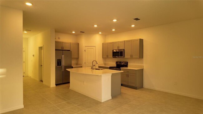 Photo - 2207 Portrait St