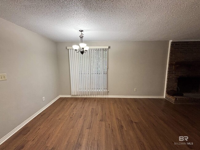 Photo - 171 Montclair Loop