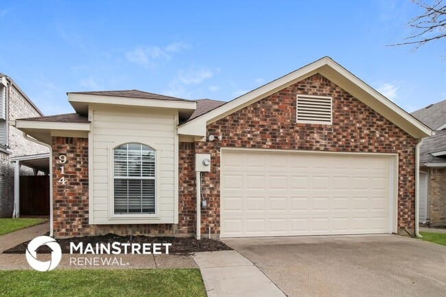 Building Photo - 914 Plantation Dr