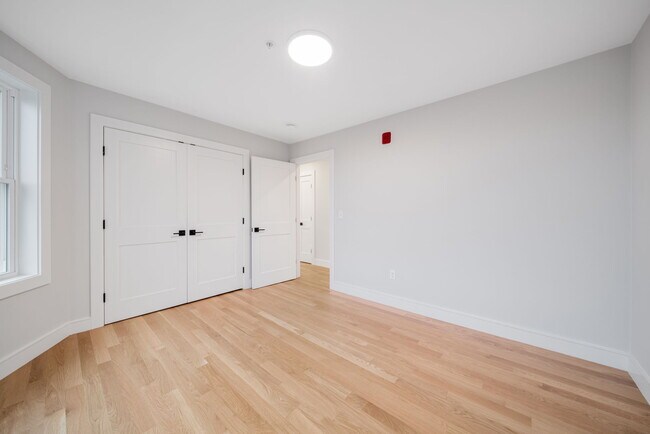 Photo - 9 Wenham St