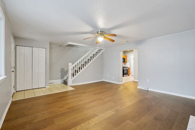 Photo - 410 Lorenz Ave