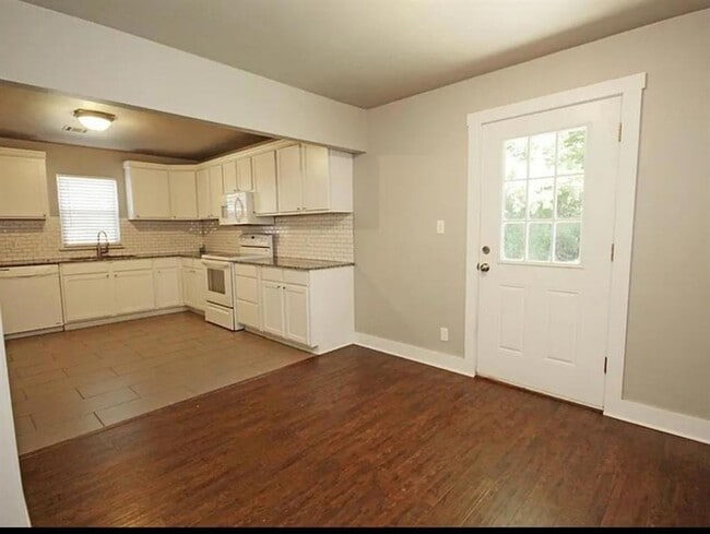 Photo - 1205 W Brooks St