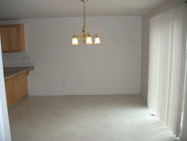 Photo - Large Beautiful 4 Bedroom Home w/ Loft & Upstairs Laundry Room!