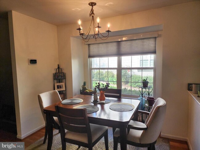 Photo - 922 Glackens Ln