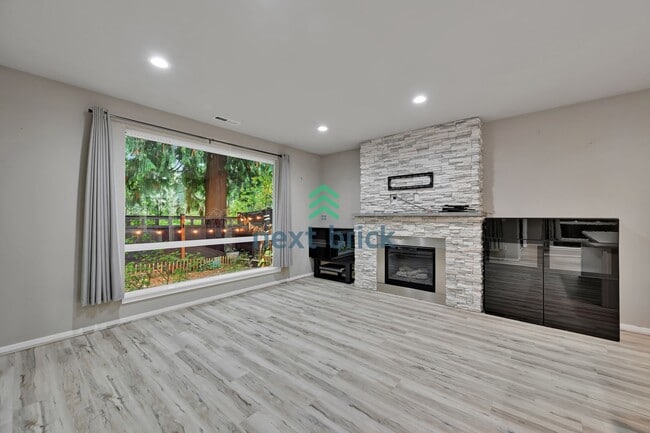 Photo - 3 BED & 2.5 BATH SINGLE FAMILY HOUSE FOR RENT