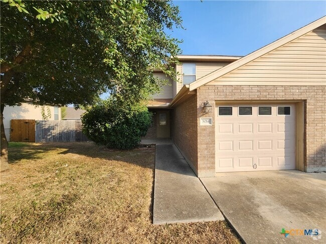 Building Photo - 3014 Green Mountain Dr Rental