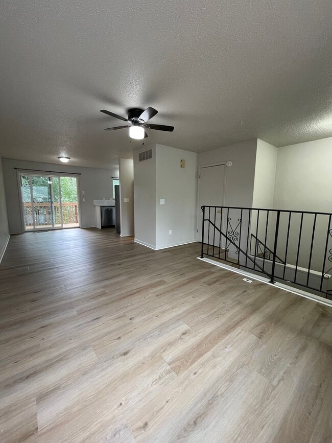 Photo - 607-609 Parker St Duplex Unidad 609