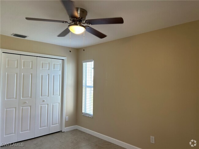 Building Photo - 1909 SW 47th Terrace Rental