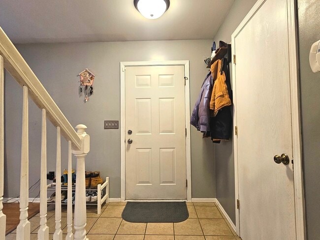 Photo - 579 Scott Ln