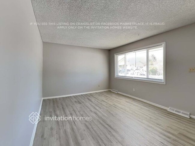 Photo - 1284 Ember St