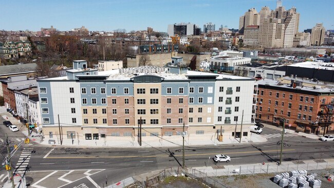 Photo - 680 Grand St Condo