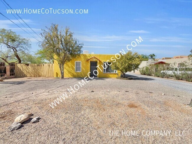Photo - 1721 E Adelaide Dr