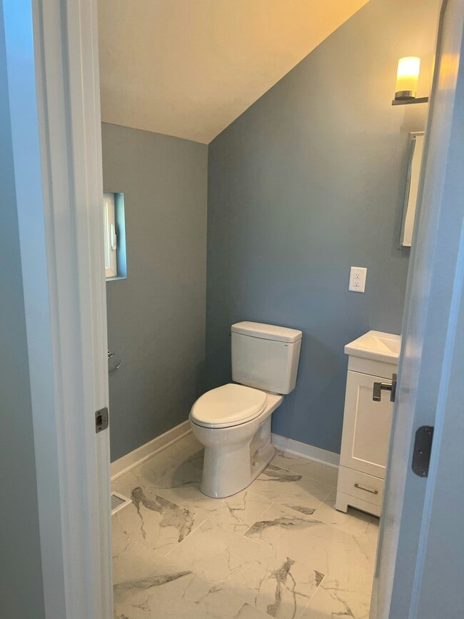 Photo - 2024 Columbia Ave Unit 3