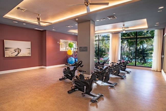 Sala de yoga y de spinning virtual con clases a pedido