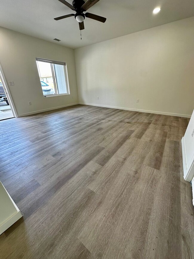 411 Hillcrest Dr Unit 411 Hillcrest Dr A