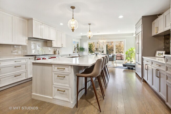 Photo - 633 S Burton Pl
