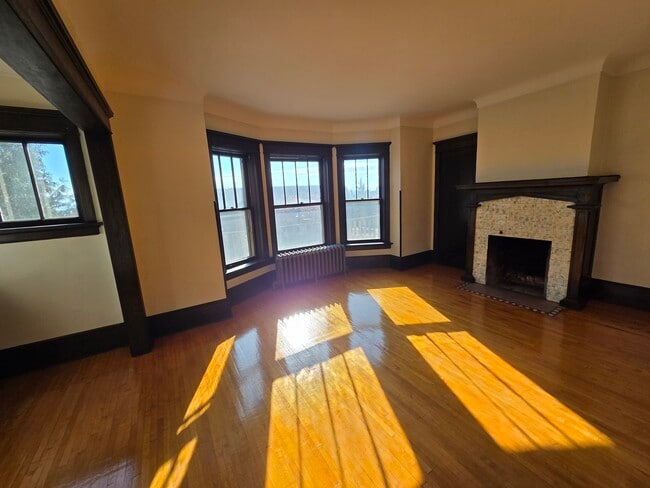 Photo - 1111 E 4th St Unit 2