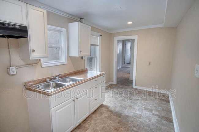 Photo - 745 E Mulberry Ave