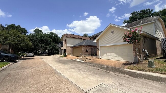 Photo - 1208 Normans Woods St
