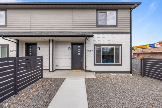 Photo - 2077 Walla Walla Ave