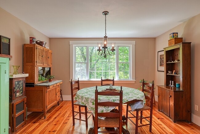 Photo - 302 S Bolton Rd