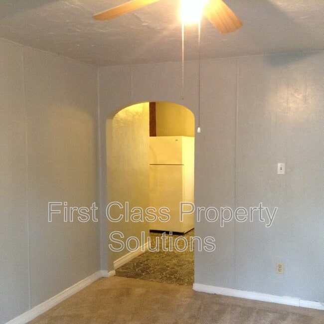 Photo - 121 NW 29th St