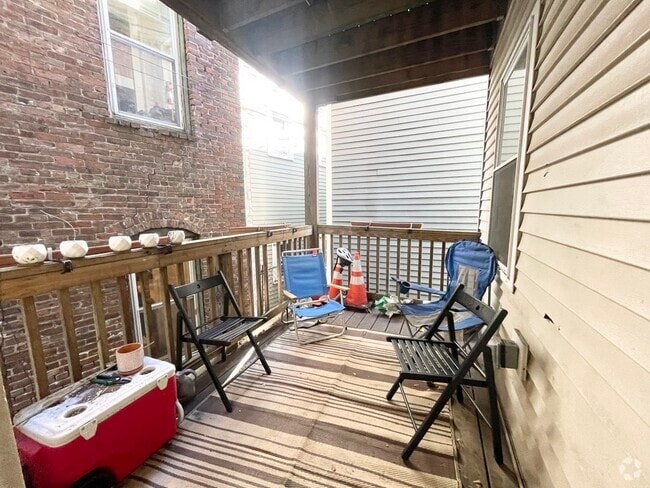 Building Photo - 93A Hillside St Unit 2 Rental