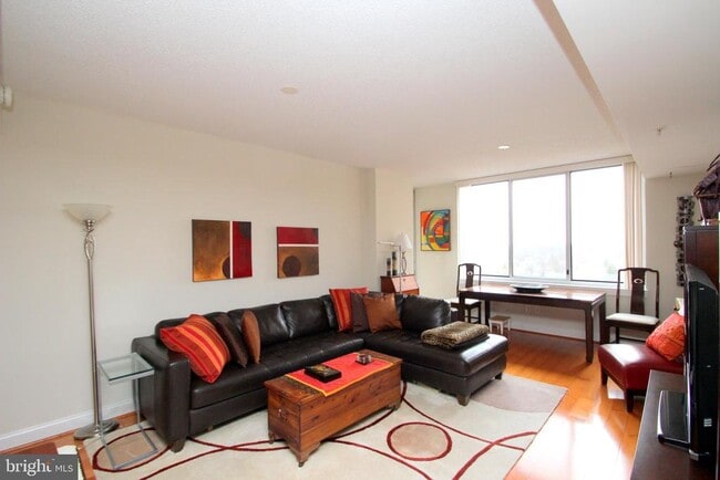 Building Photo - 1020 N Highland St Unit 1012 Rental